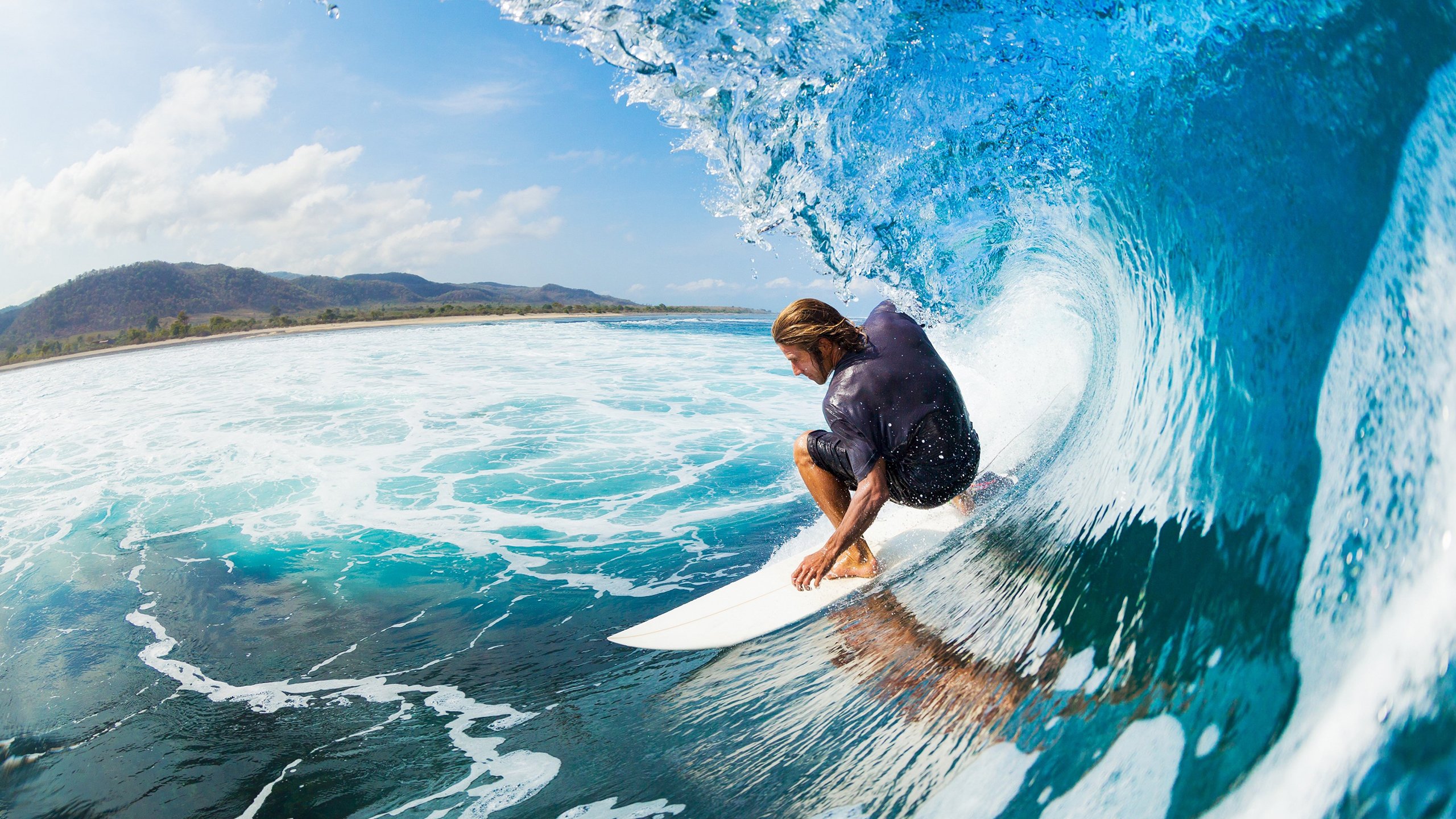 【粉丝狂欢】现场观众的热情更添比赛火热氛围,粉丝活动