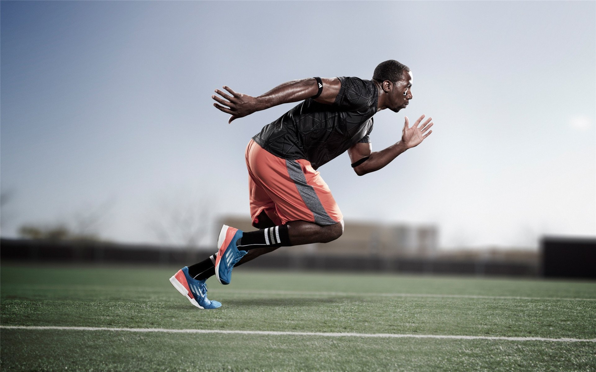 爱爱游戏-勇士苦战取胜，库里表现依旧火热，勇士的库里去哪了